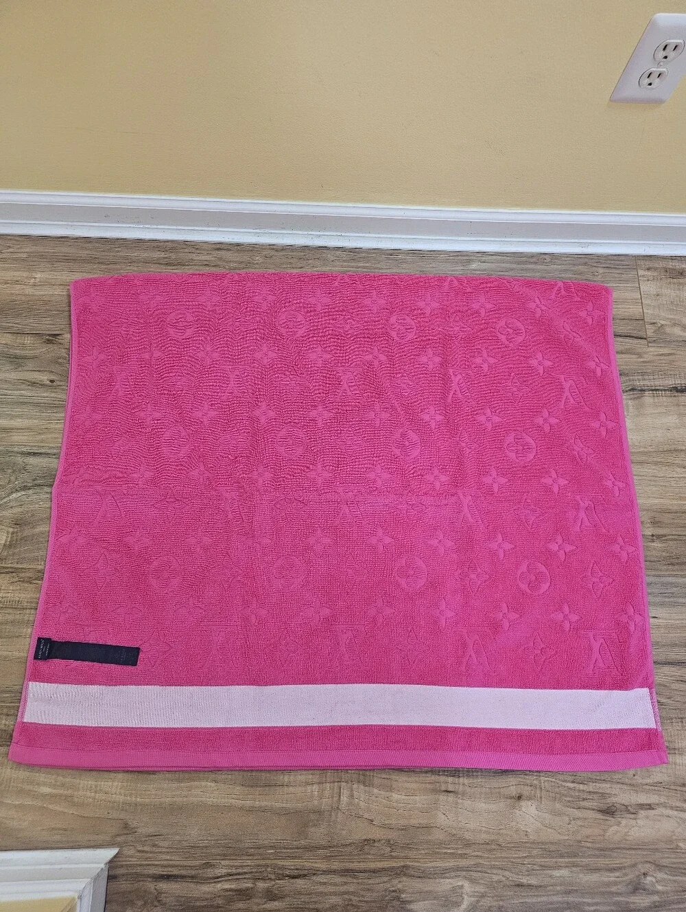 New Louis Vuitton towel pink